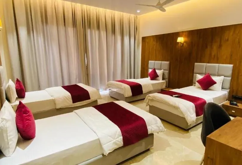 Deluxe Neljän Hengen Huone, Gaurison Hotel & Resorts