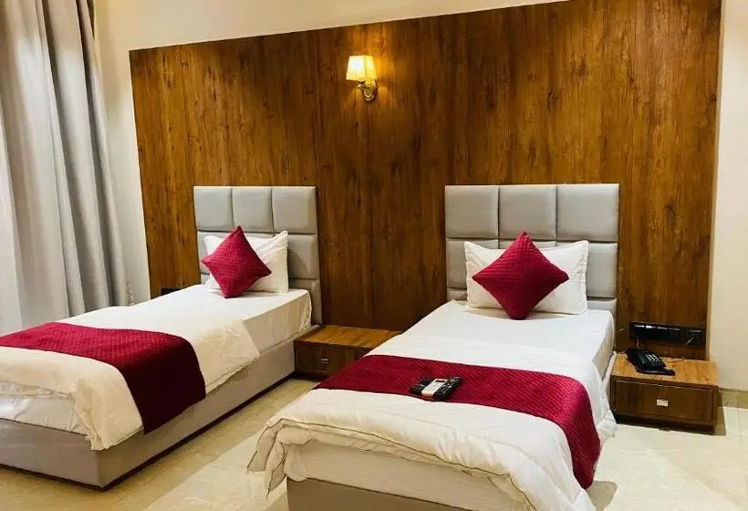 Deluxe Neljän Hengen Huone, Gaurison Hotel & Resorts