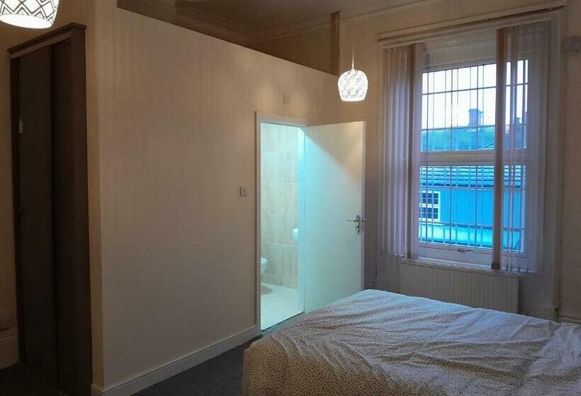 غرفة قياسية, Falcon Villa