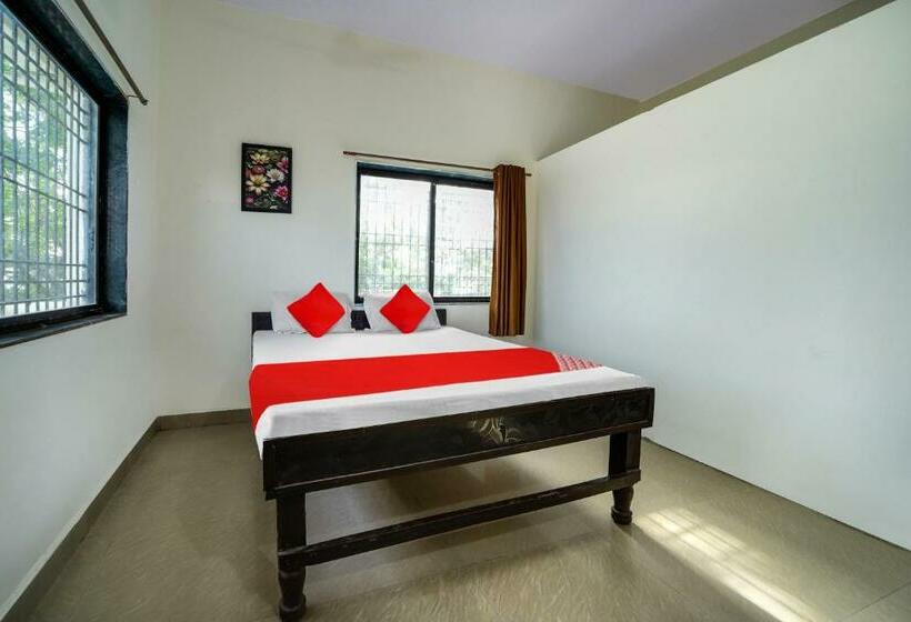 חדר קלאסי לשלושה, Oyo Flagship Hotel The Grand Lotus