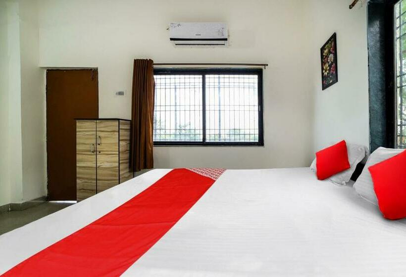 חדר קלאסי לשלושה, Oyo Flagship Hotel The Grand Lotus