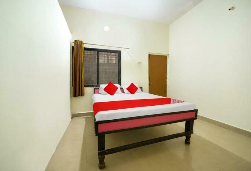 חדר קלאסי לשלושה, Oyo Flagship Hotel The Grand Lotus