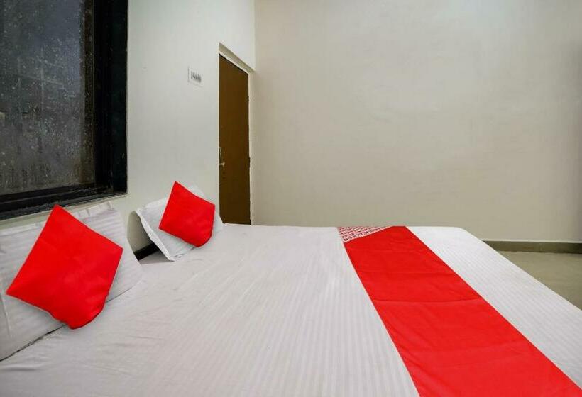 חדר קלאסי לשלושה, Oyo Flagship Hotel The Grand Lotus