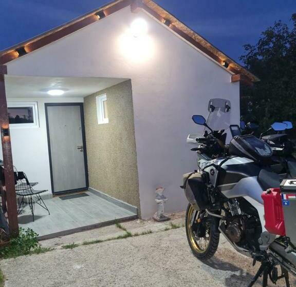 标准间, Conacul Ancuței   Sweet Home