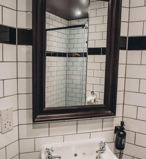 غرفة قياسية سرير كينج, Roslyn House