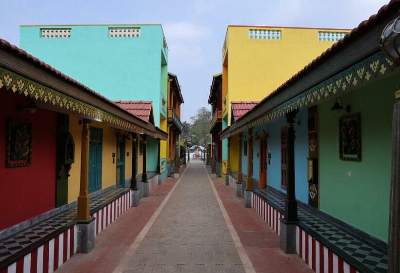 套房配有游泳池, A R Thangakottai