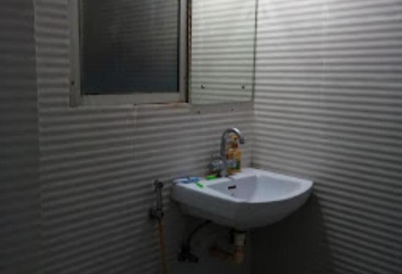 חדר דלוקס, Midtown Bihar