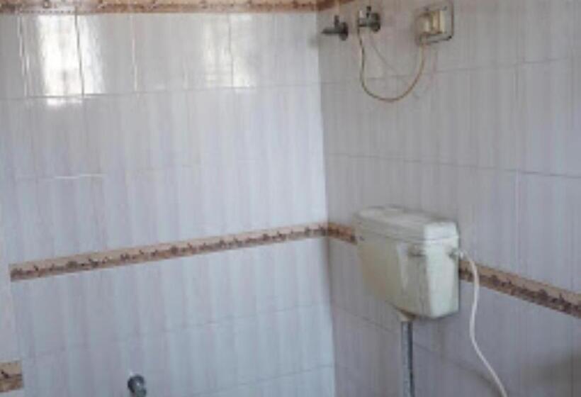 חדר דחוקס עם מיטת קינג, Midtown Bihar