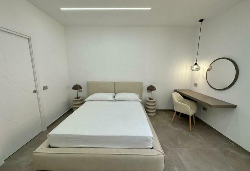 Трехместный Номер Стандарт с Балконом, Alma Rooms