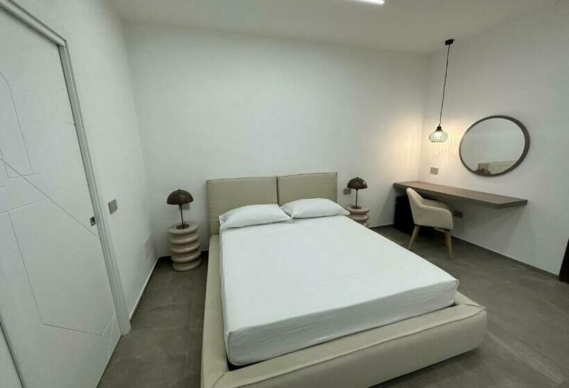 غرفة قياسية ثلاثية مزودة بشرفة, Alma Rooms