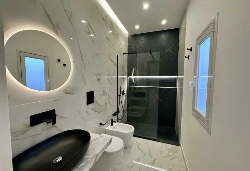 デラックスルーム, Alma Rooms