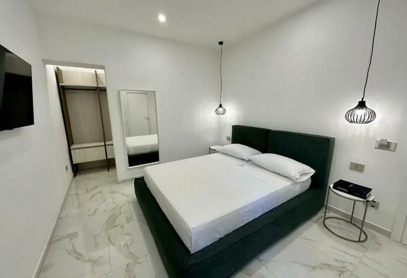 デラックスルーム, Alma Rooms