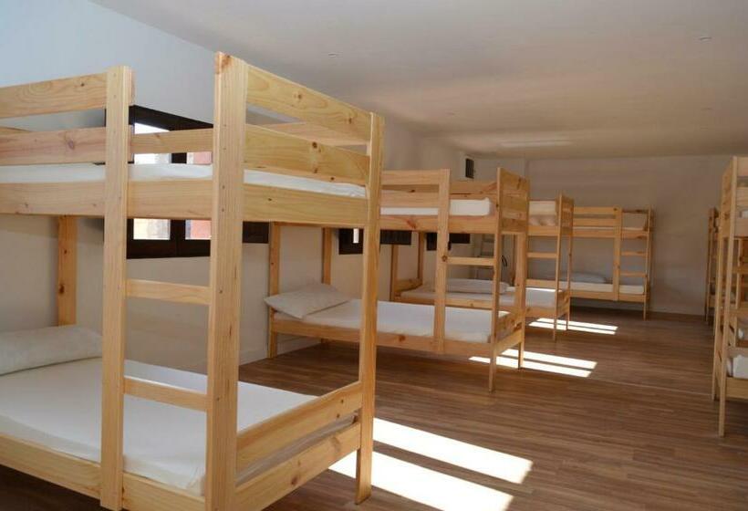ルームシェアのワンベッド, Albergue Gares