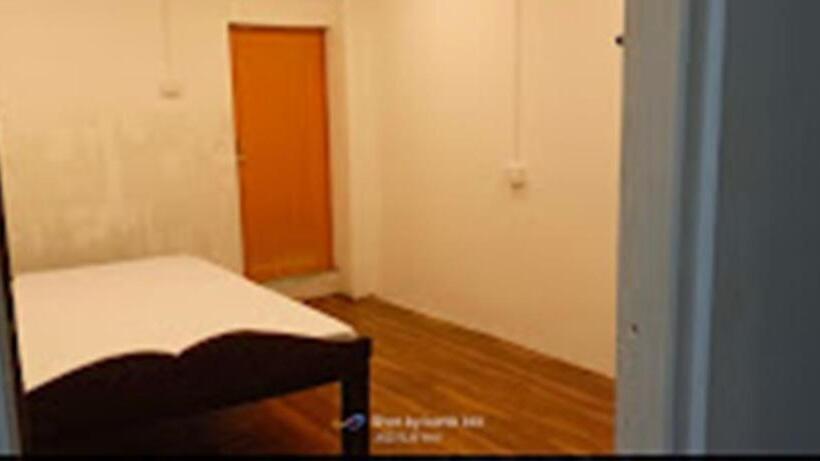 חדר אקונומי, Paradise Inn