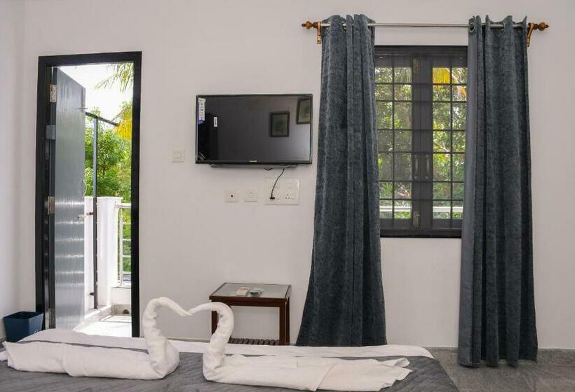 带阳台的豪华间, Sizzling Inn Pondy