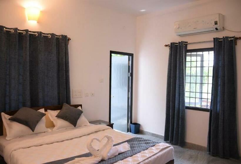 带阳台的豪华间, Sizzling Inn Pondy