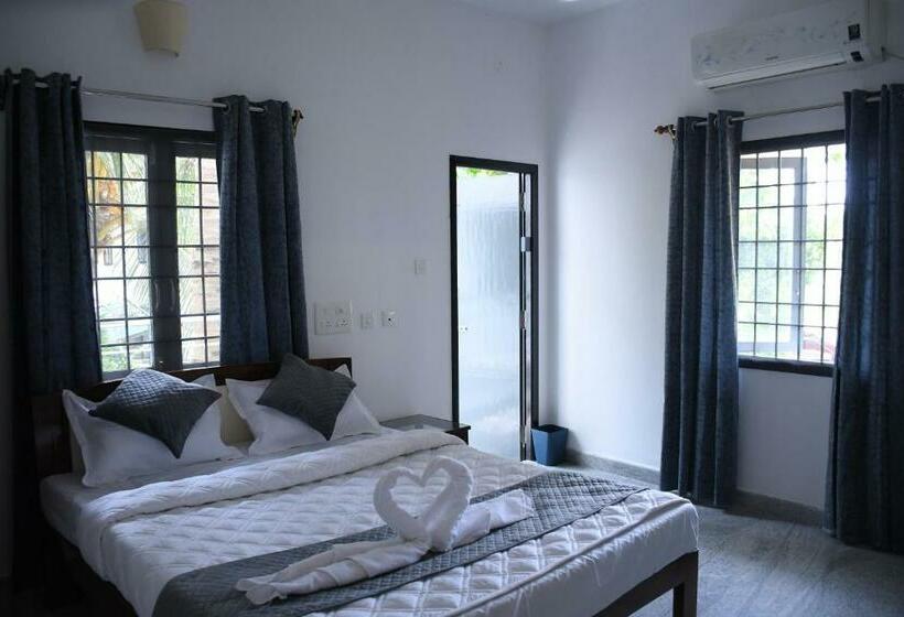 带阳台的豪华间, Sizzling Inn Pondy