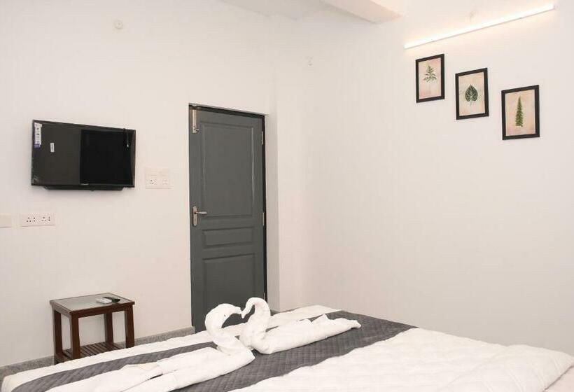 带阳台的豪华间, Sizzling Inn Pondy