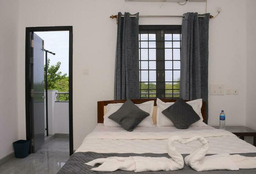 带阳台的豪华间, Sizzling Inn Pondy