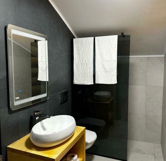 Quarto Estandar, Hanul și Păstrăvăria țibău