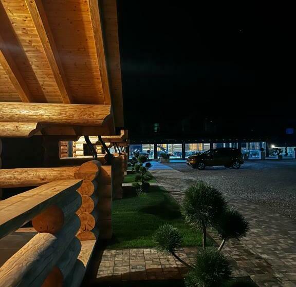 Quarto Deluxe Cama King, Hanul și Păstrăvăria țibău