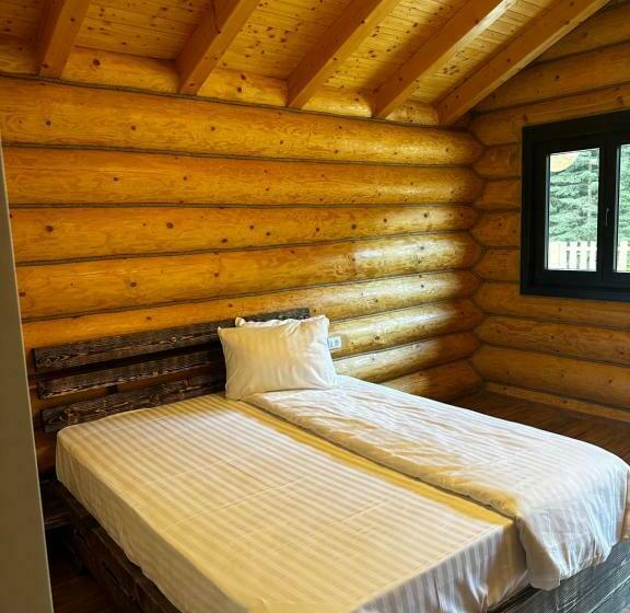 Quarto Deluxe Cama King, Hanul și Păstrăvăria țibău