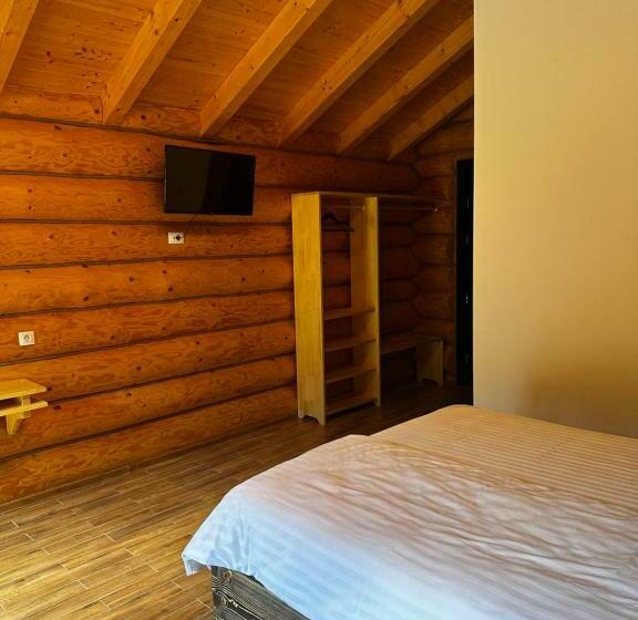 Quarto Deluxe Cama King, Hanul și Păstrăvăria țibău