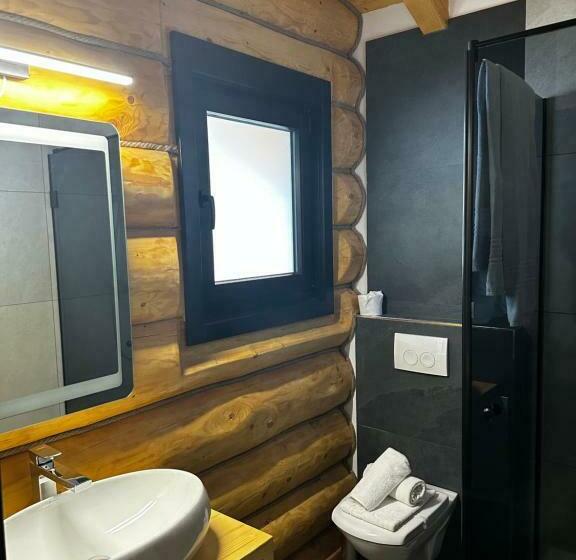 Quarto Deluxe Cama King, Hanul și Păstrăvăria țibău