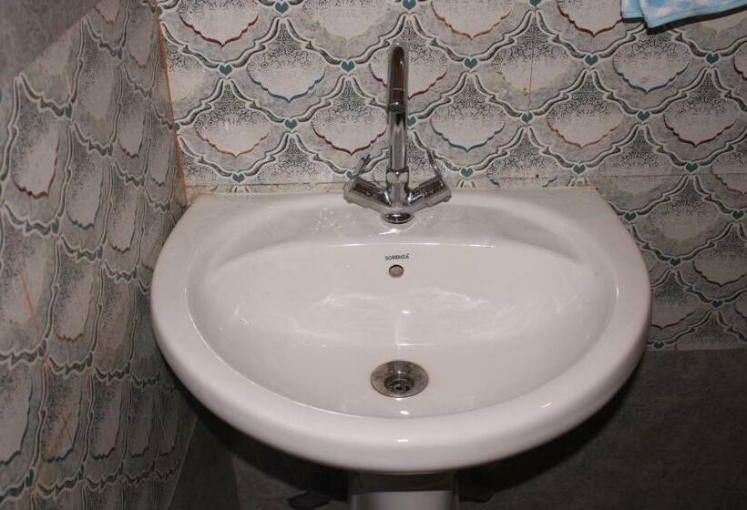 غرفة ديلوكس, Mannat Sach Pass