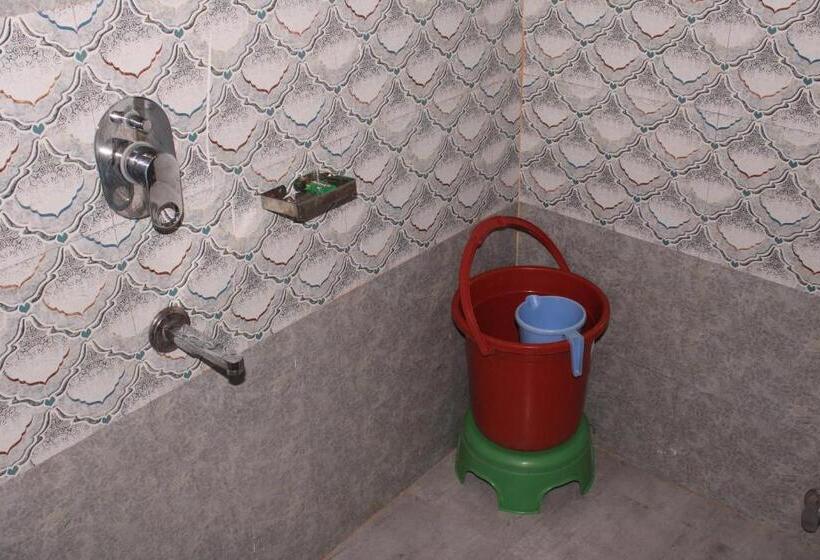 غرفة عائلية مطلّة علي الجبل, Mannat Sach Pass