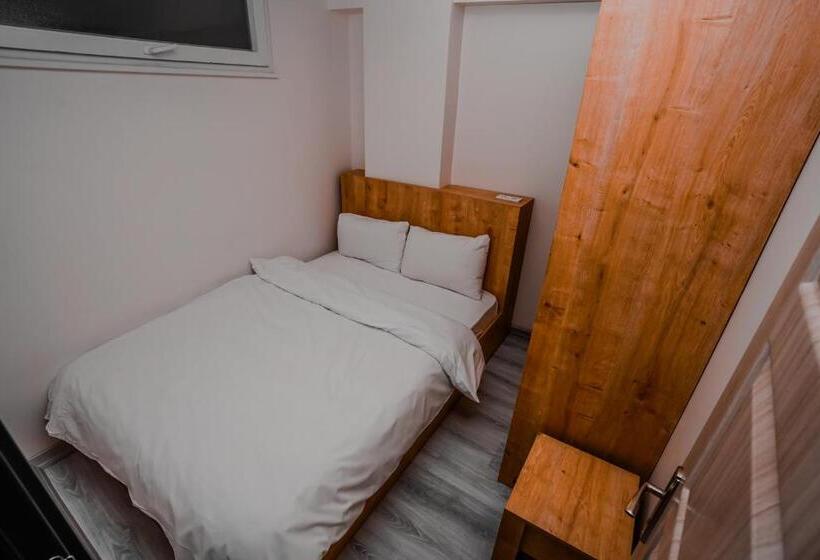 اتاق لوکس با تخت بزرگ, Neva Residence