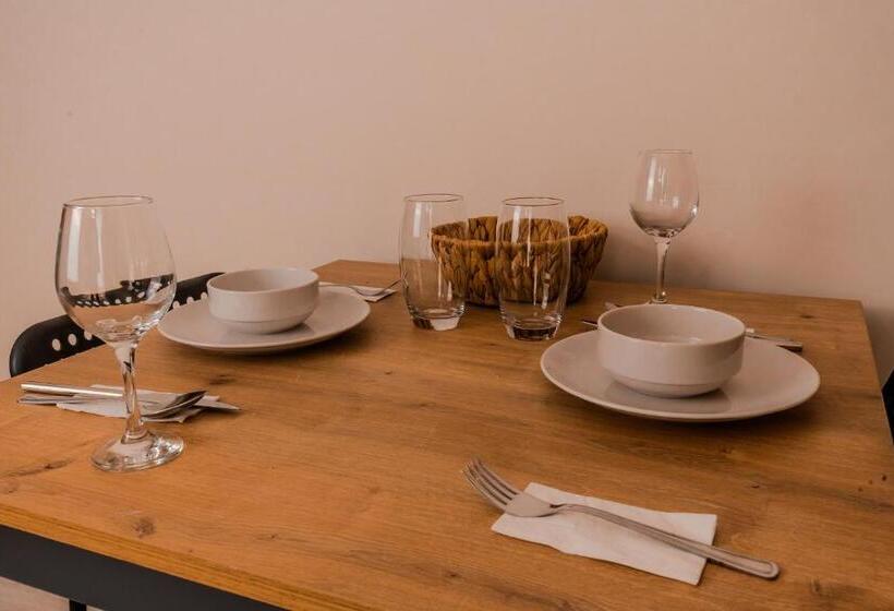 استودیوی سوپریور, Neva Residence