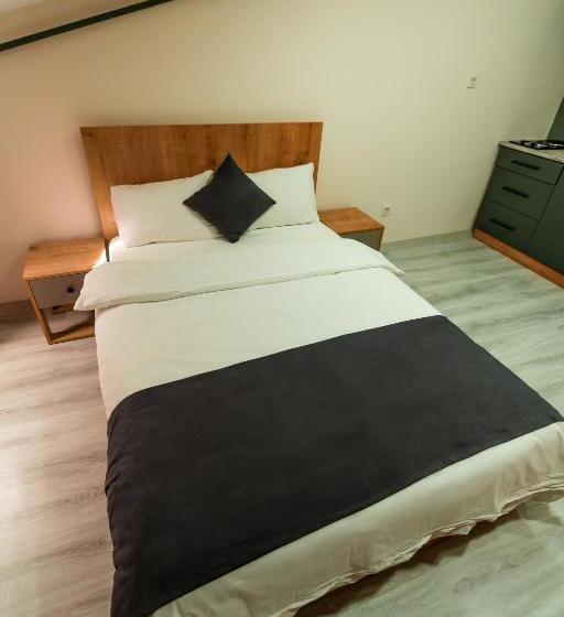 استودیوی سوپریور, Neva Residence