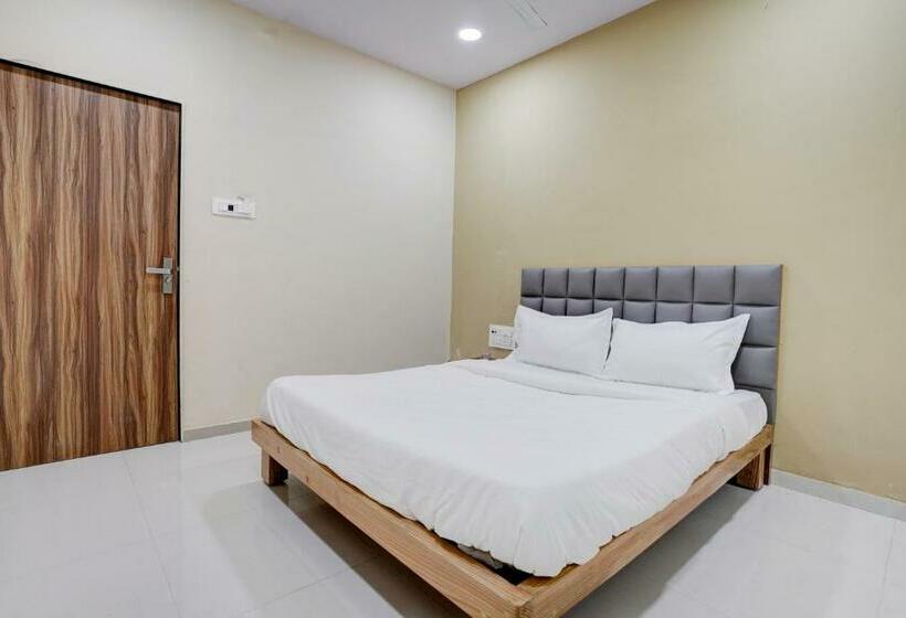 חדר קלאסי לשלושה, Oyo Hotel 7 Star