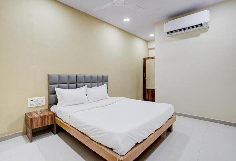 חדר קלאסי לשלושה, Oyo Hotel 7 Star