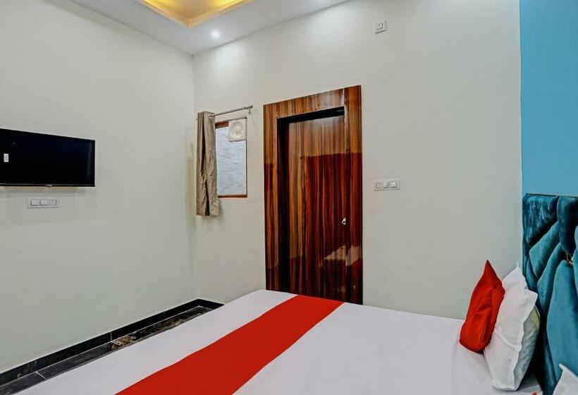 חדר קלאסי לשלושה, Oyo Flagship The Majestic