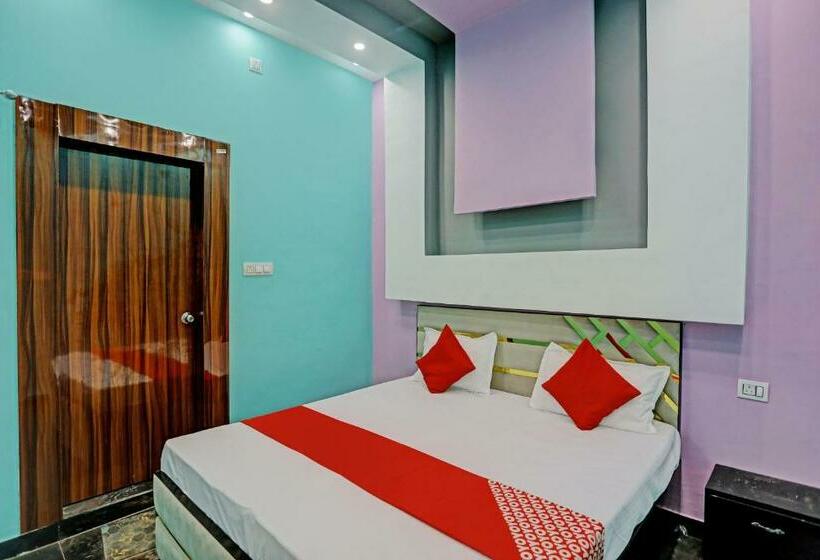 חדר קלאסי לשלושה, Oyo Flagship The Majestic