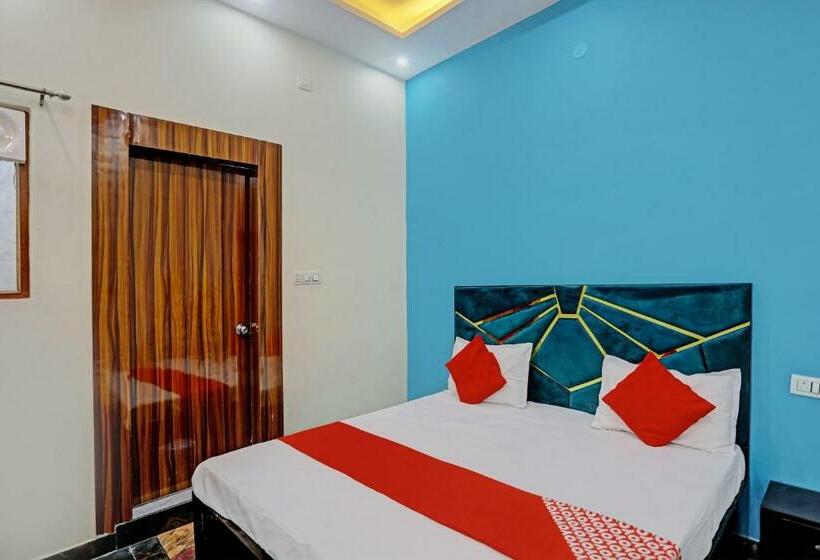 חדר קלאסי לשלושה, Oyo Flagship The Majestic