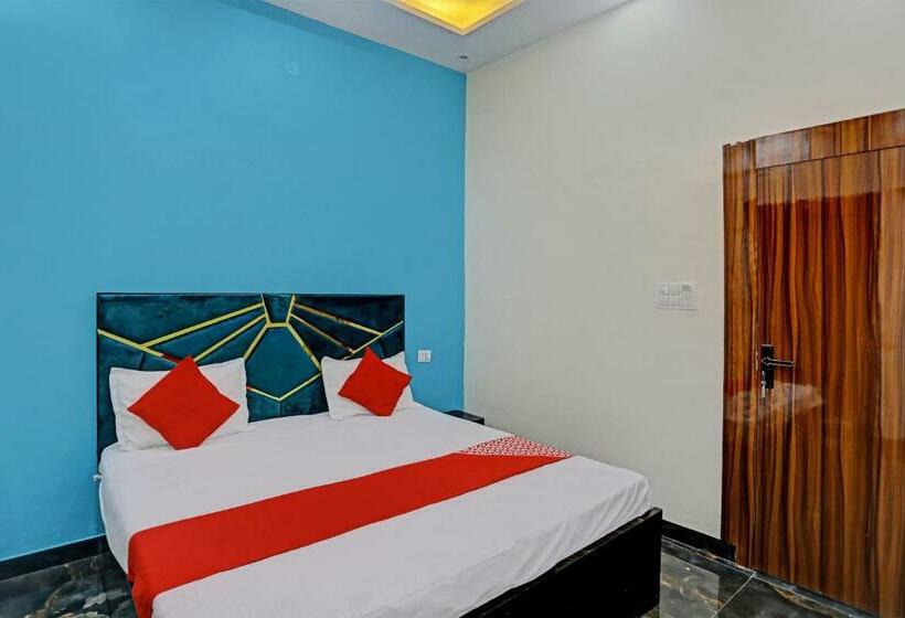 חדר קלאסי לשלושה, Oyo Flagship The Majestic