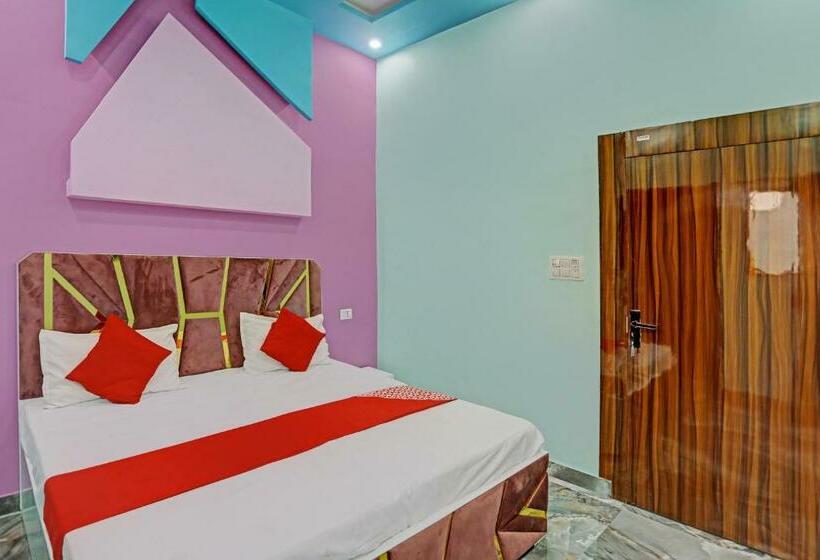 חדר קלאסי לשלושה, Oyo Flagship The Majestic