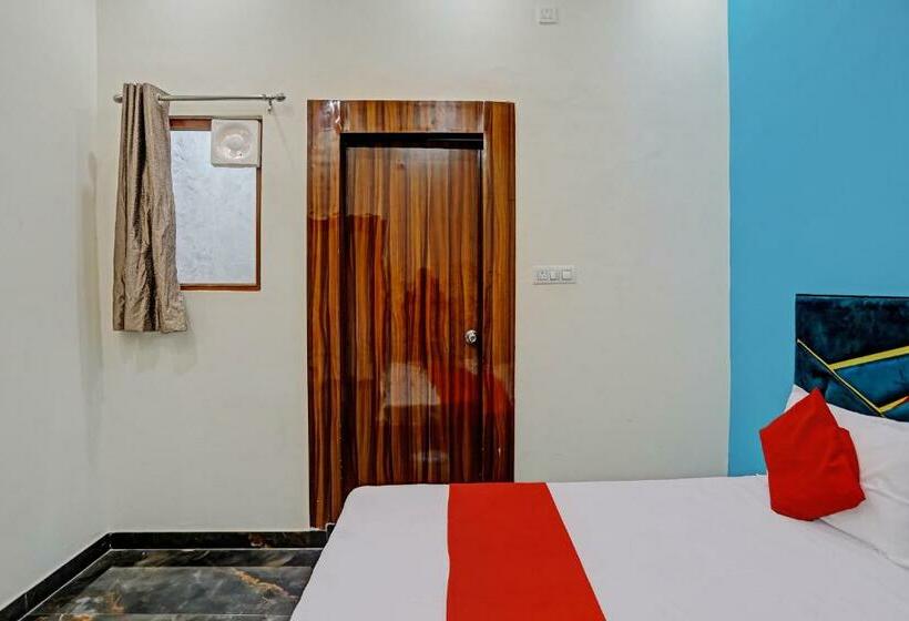 חדר קלאסי לשלושה, Oyo Flagship The Majestic