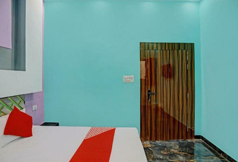 חדר קלאסי לשלושה, Oyo Flagship The Majestic