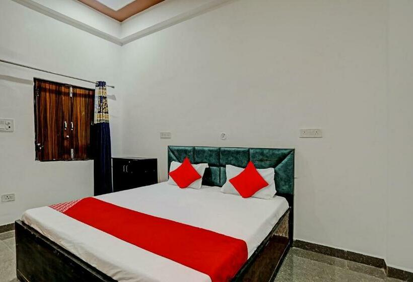 חדר קלאסי לשלושה, Oyo Flagship Hotel Expressway Inn