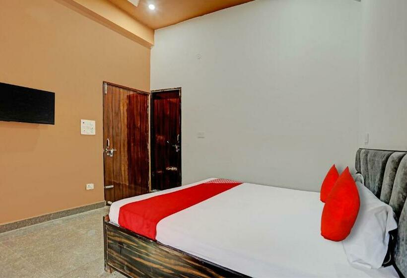 חדר קלאסי לשלושה, Oyo Flagship Hotel Expressway Inn