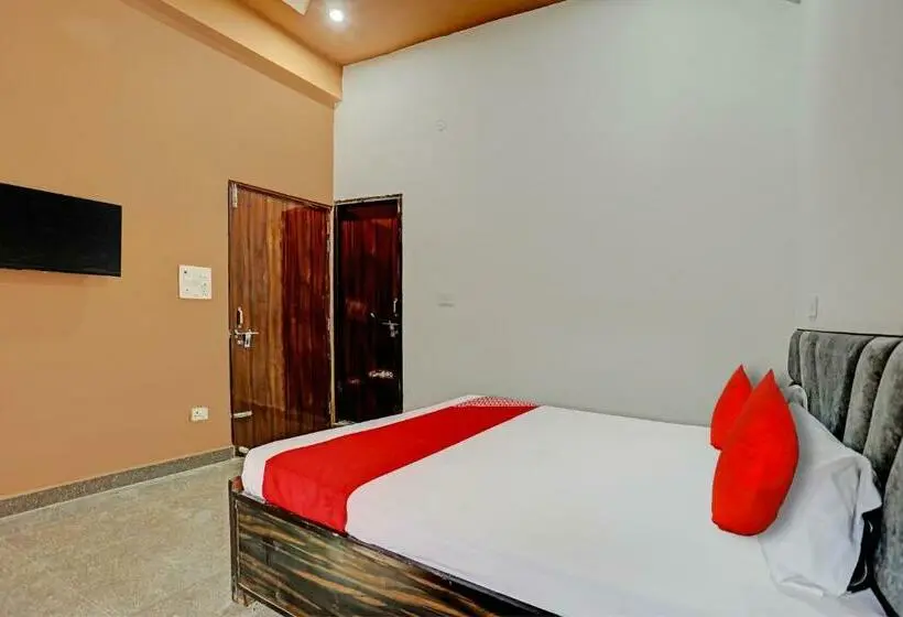トリプルクラシックルーム, Oyo Flagship Hotel Expressway Inn