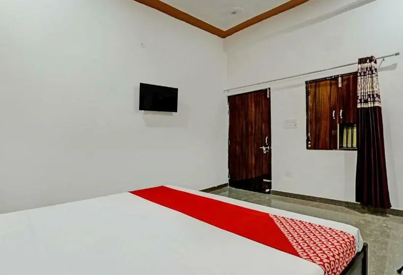 トリプルクラシックルーム, Oyo Flagship Hotel Expressway Inn