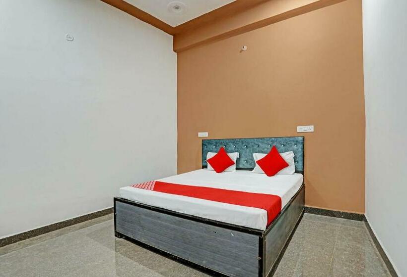 Трехместный Номер Классика, Oyo Flagship Hotel Expressway Inn