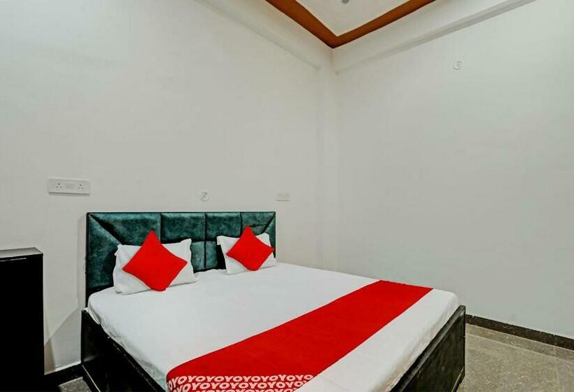 חדר קלאסי לשלושה, Oyo Flagship Hotel Expressway Inn