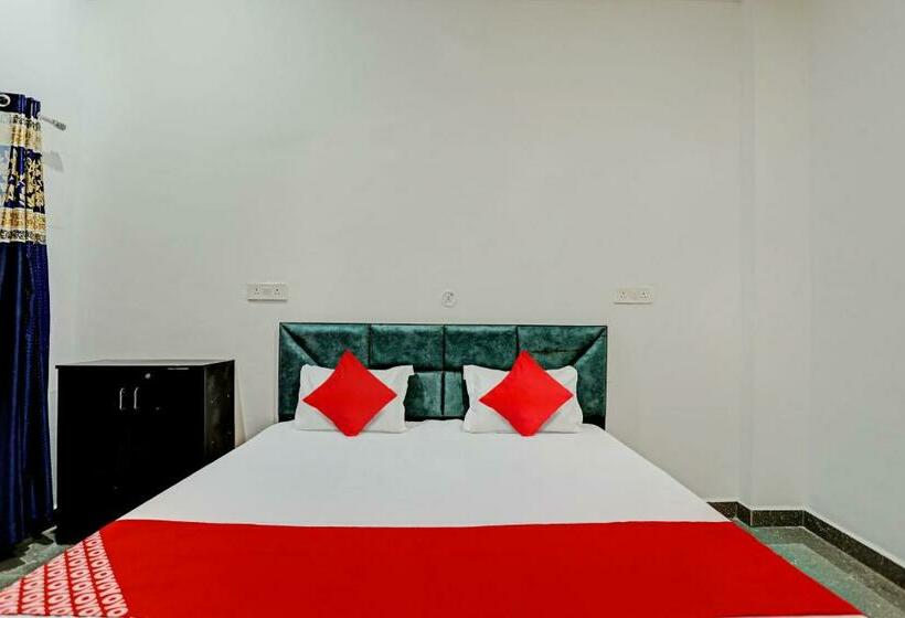 חדר קלאסי לשלושה, Oyo Flagship Hotel Expressway Inn