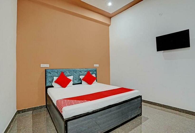 Трехместный Номер Классика, Oyo Flagship Hotel Expressway Inn
